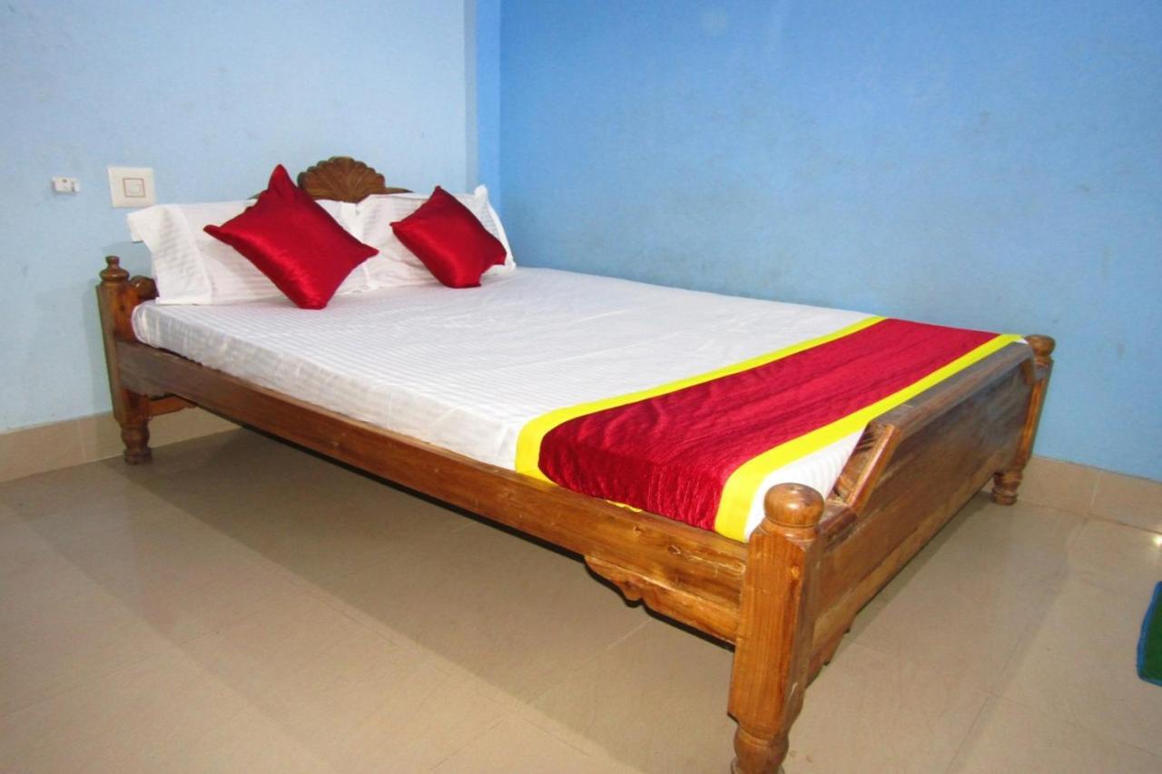 Goroomgo Star Lodge Puri Bagian luar foto