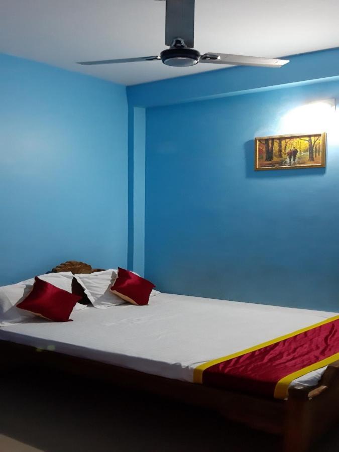 Goroomgo Star Lodge Puri Bagian luar foto