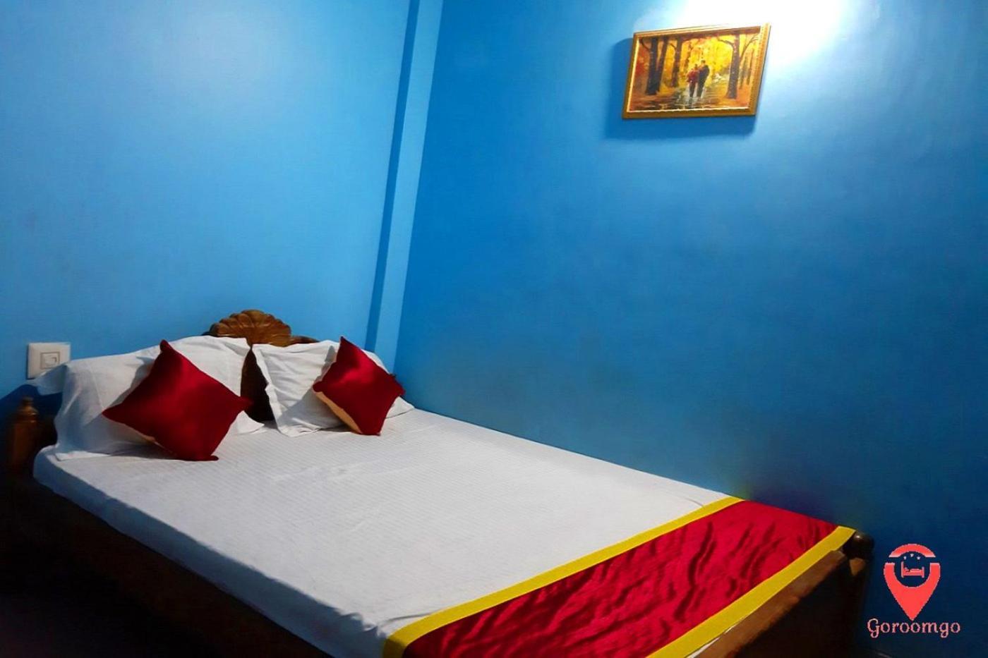 Goroomgo Star Lodge Puri Bagian luar foto