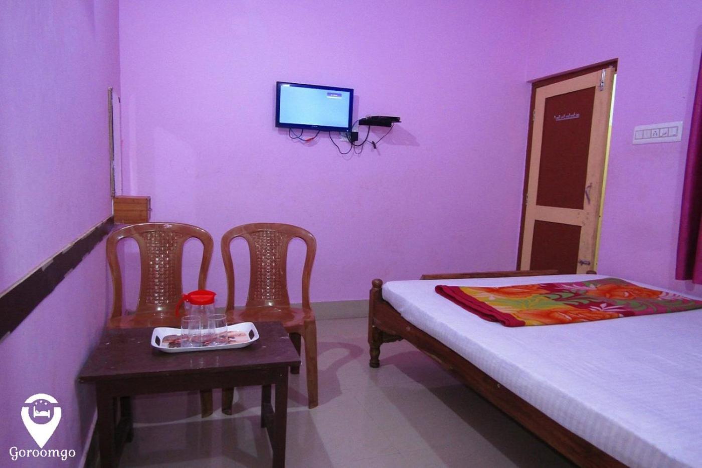 Goroomgo Star Lodge Puri Bagian luar foto